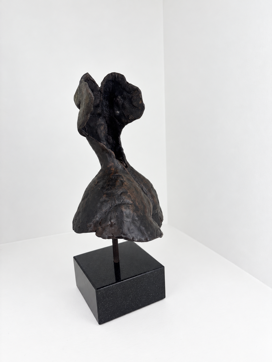 Vollutà III Bronzen beeld Rug vrouw